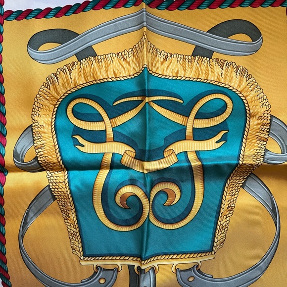 Gorgeous Italian Silk Scarf - Picture 5 of 8